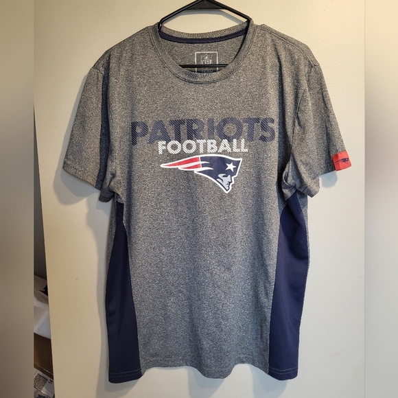 NFL Patriots Gray and Blue T-shirt, Size Large - Picture 1 of 4
